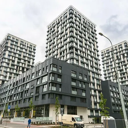 Garden Towers 公寓 *